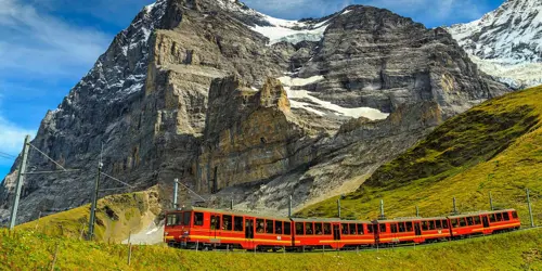 Chuyến tàu xuyên dãy Alps ở Thụy Sĩ: Trải nghiệm “gây nghiện” trong tour Châu Âu 2026 