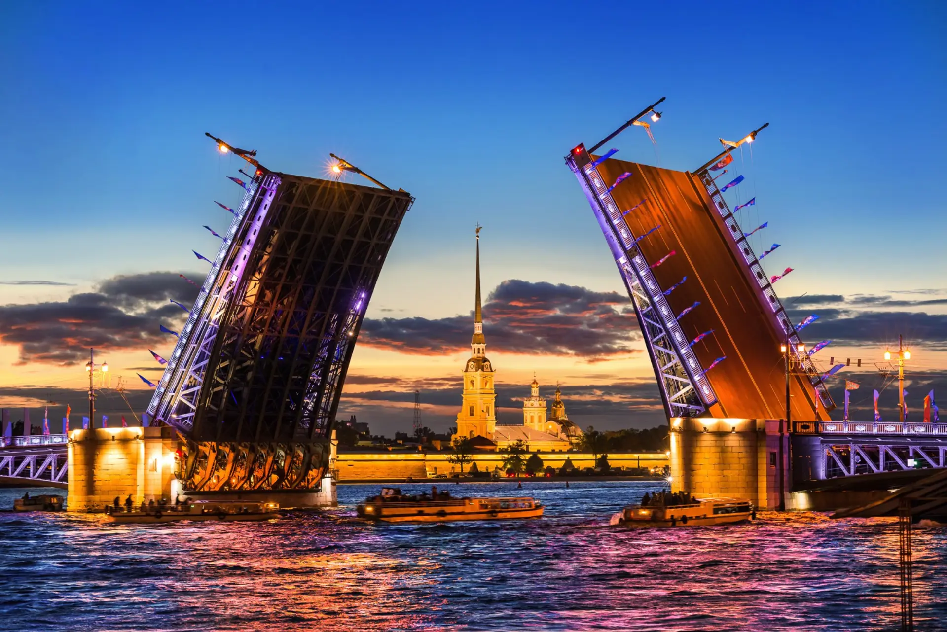 Saint Petersburg buổi sáng -  1 trong những trải nghiệm khiến bạn yêu nước Nga hơn