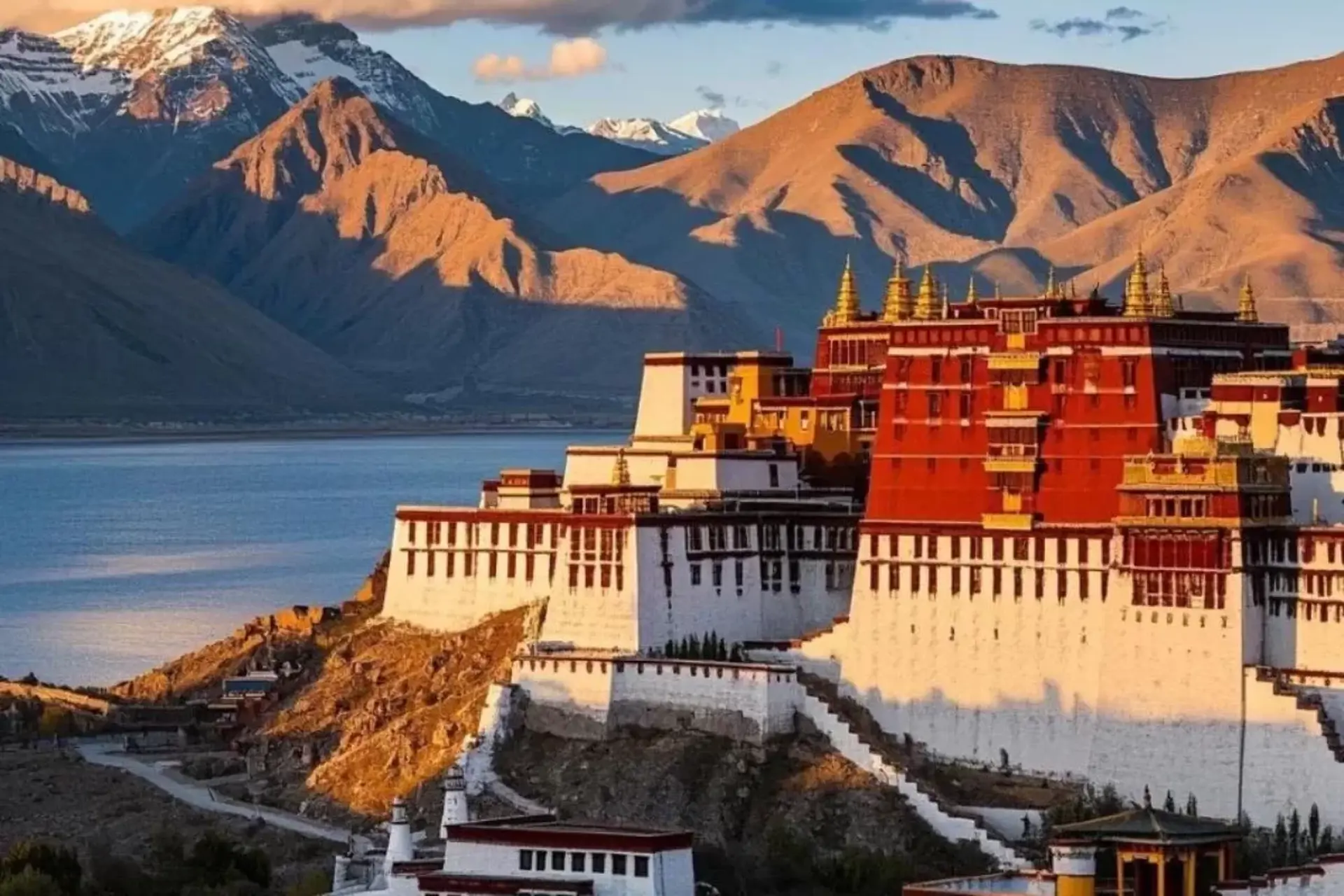 Du lịch Tây Tạng mùa nào đẹp nhất? Kinh nghiệm chọn thời điểm lý tưởng nhất năm 2026 