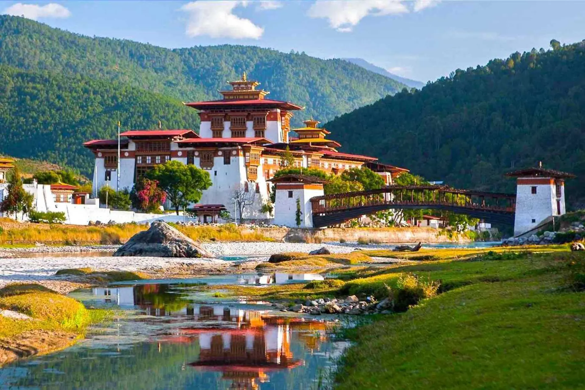 Du lịch Bhutan có tự túc được không? Những quy định mới nhất 2026 cần biết trước khi đi 