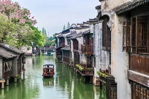 Ô Trấn Trung Quốc: Vì sao nên ngủ lại qua đêm ở cổ trấn?