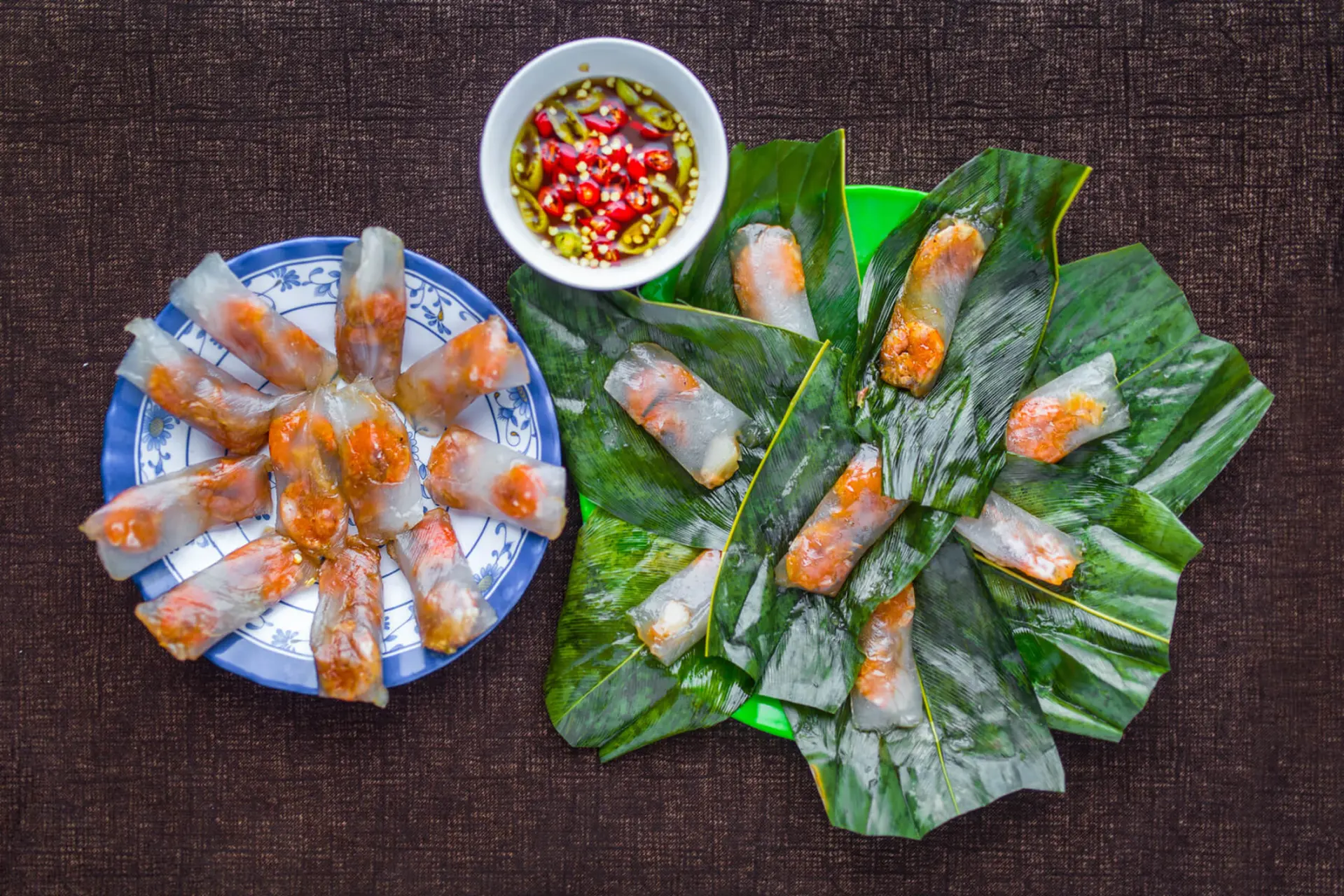 Food tour Huế: 12 món ngon nên thử ngoài bún bò và cơm hến