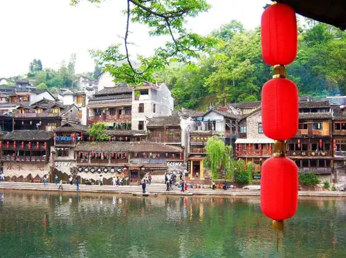 DU LỊCH TRUNG QUỐC: ÂN THI – PHƯỢNG HOÀNG CỔ TRẤN – TRƯƠNG GIA GIỚI 2026 (VJ)