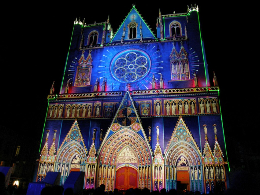 Festival of Lights Lyon – Lễ hội Ánh Sáng rực rỡ giữa lòng nước Pháp mùa đông