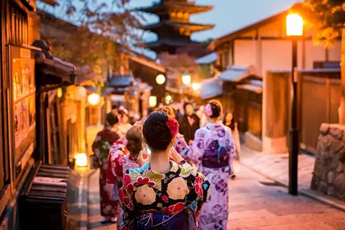 Du lịch Nhật Bản mùa thu 2025 | Sắc Lá Đỏ Cổ Kính Ở Kyoto