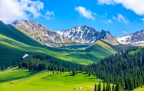 Du lịch Tân Cương 2026 - Khám phá vùng đất bí ẩn của Tây Bắc Trung Quốc