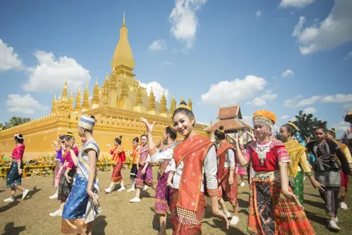 Lào Miễn Visa Cho Du Khách Việt Nam Trong Bao Lâu? Thông Tin Cần Biết Trước Khi Đi