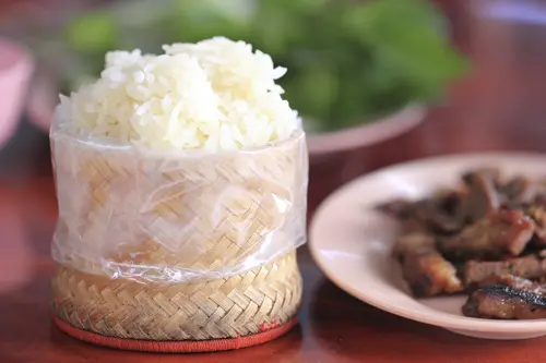 Ẩm Thực Lào – 5 Món Ngon Không Thể Bỏ Qua Khi Du Lịch Xứ Triệu Voi
