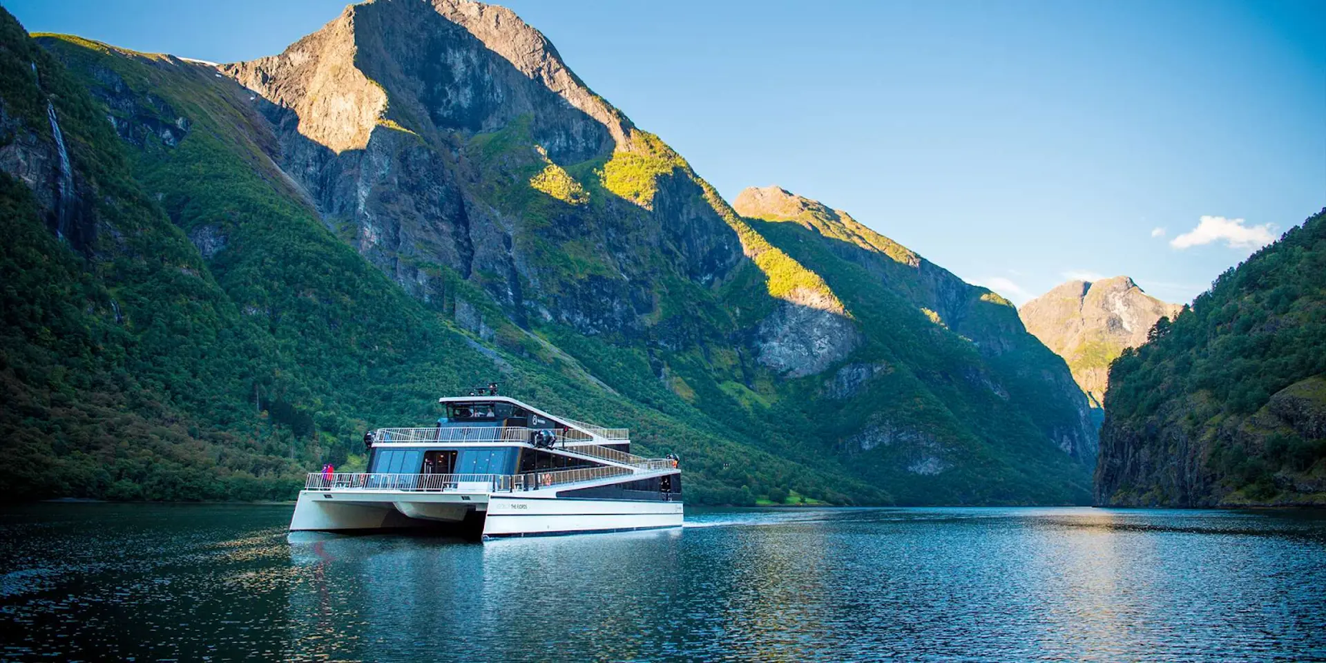 Du thuyền Naeroyfjord – Hành trình ngắm vịnh hẹp đẹp nhất thế giới